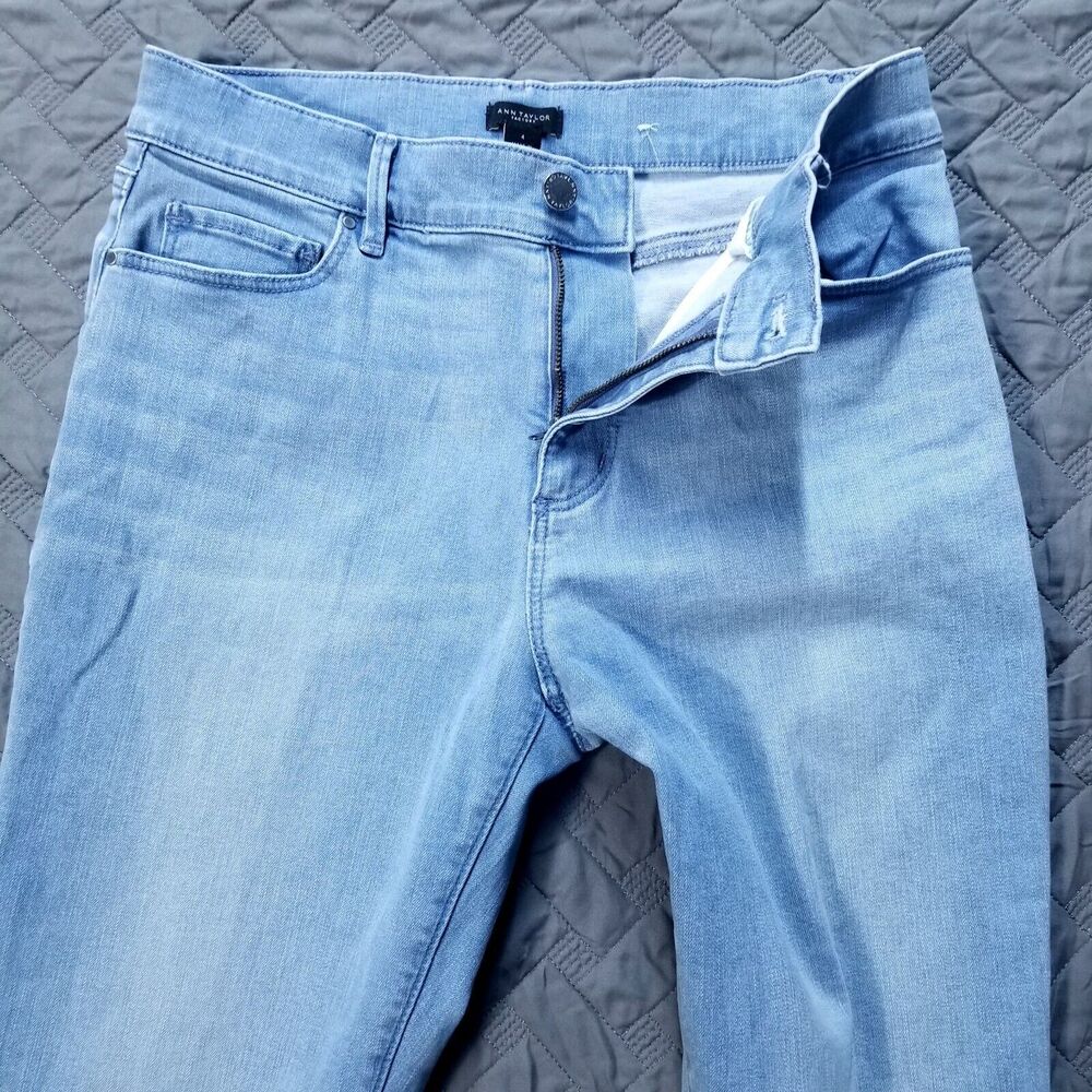 Ann Taylor Factory Jeans Womens Size 4 Blue‎ Slim Straight Light Wash Denim - Picture 3 of 11